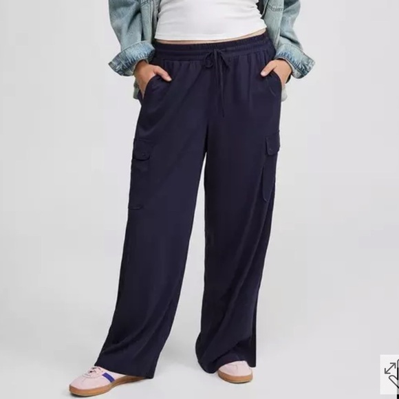 NWT Torrid Wide Leg Cargo Pant Peacoat navy blue pockets - Picture 1 of 12